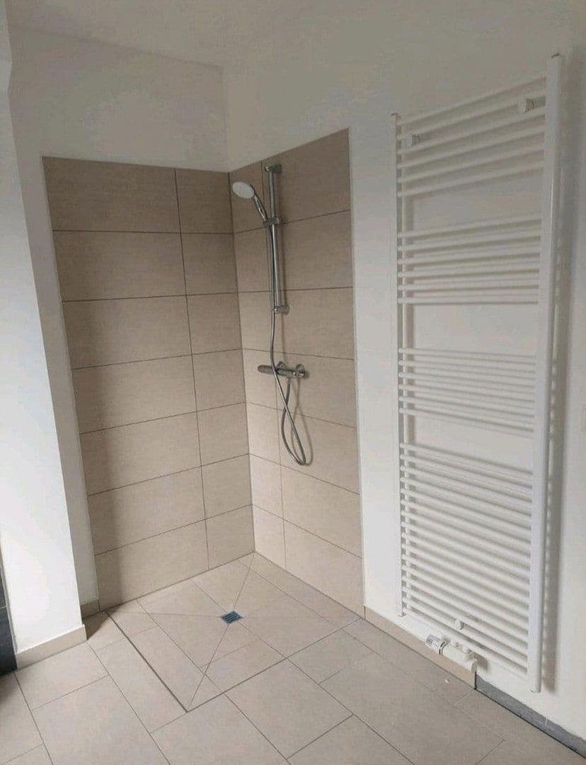 Prenájom domu 140 m², pozemok 350 m², Thesdorfer Weg 115, Pinneberg, Šlezvicko-Holštajnsko Prenájom domu 140 m², pozemok 350 m², Thesdorfer Weg 115, Pinneberg, Šlezvicko-Holštajnsko