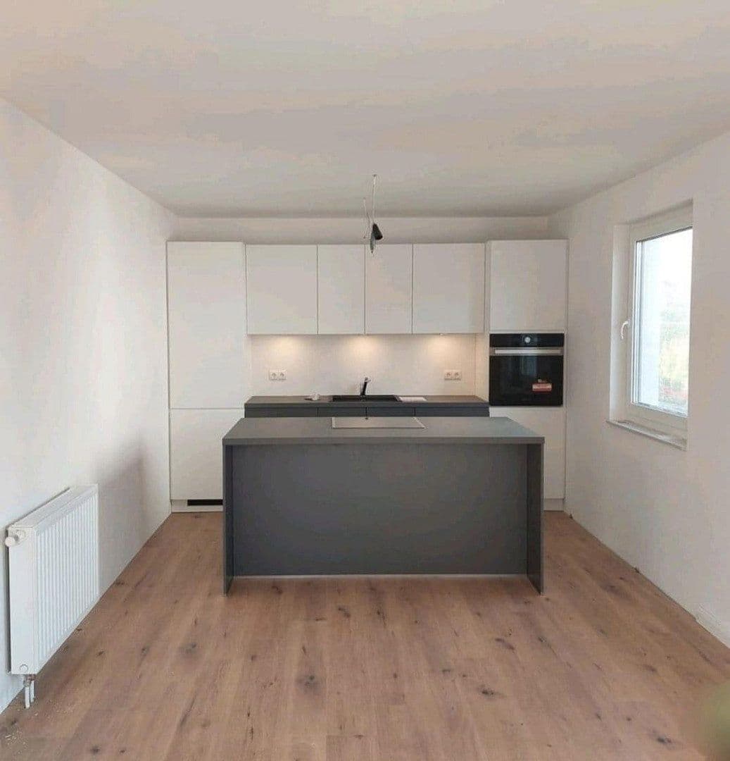 Prenájom domu 140 m², pozemok 350 m², Thesdorfer Weg 115, Pinneberg, Šlezvicko-Holštajnsko Prenájom domu 140 m², pozemok 350 m², Thesdorfer Weg 115, Pinneberg, Šlezvicko-Holštajnsko