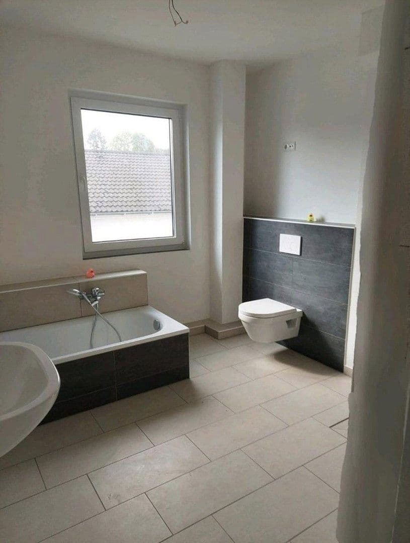 Prenájom domu 140 m², pozemok 350 m², Thesdorfer Weg 115, Pinneberg, Šlezvicko-Holštajnsko Prenájom domu 140 m², pozemok 350 m², Thesdorfer Weg 115, Pinneberg, Šlezvicko-Holštajnsko