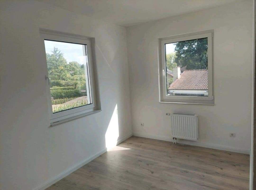 Prenájom domu 140 m², pozemok 350 m², Thesdorfer Weg 115, Pinneberg, Šlezvicko-Holštajnsko Prenájom domu 140 m², pozemok 350 m², Thesdorfer Weg 115, Pinneberg, Šlezvicko-Holštajnsko