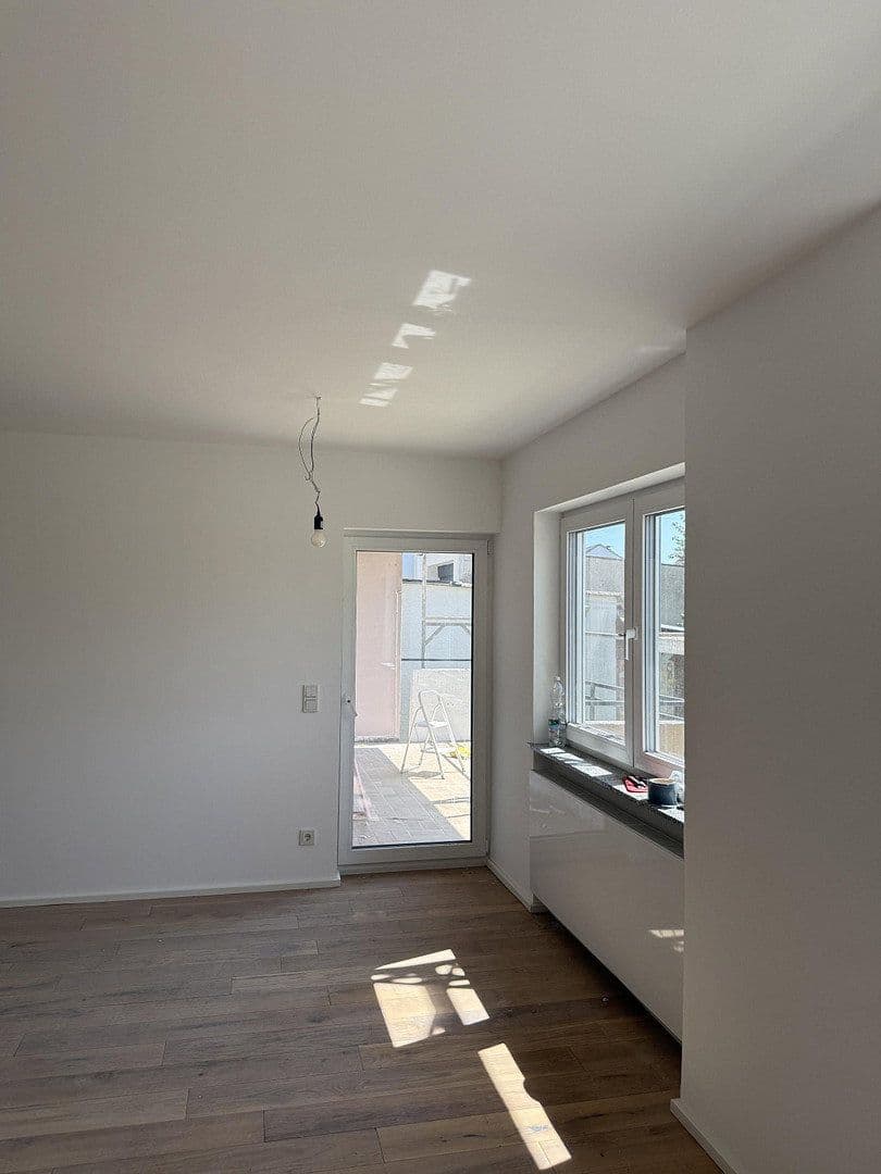 Prenájom bytu 2-izbový 68 m², Dossenheim, Bádensko-Wurttembersko Prenájom bytu 2-izbový 68 m², Dossenheim, Bádensko-Wurttembersko