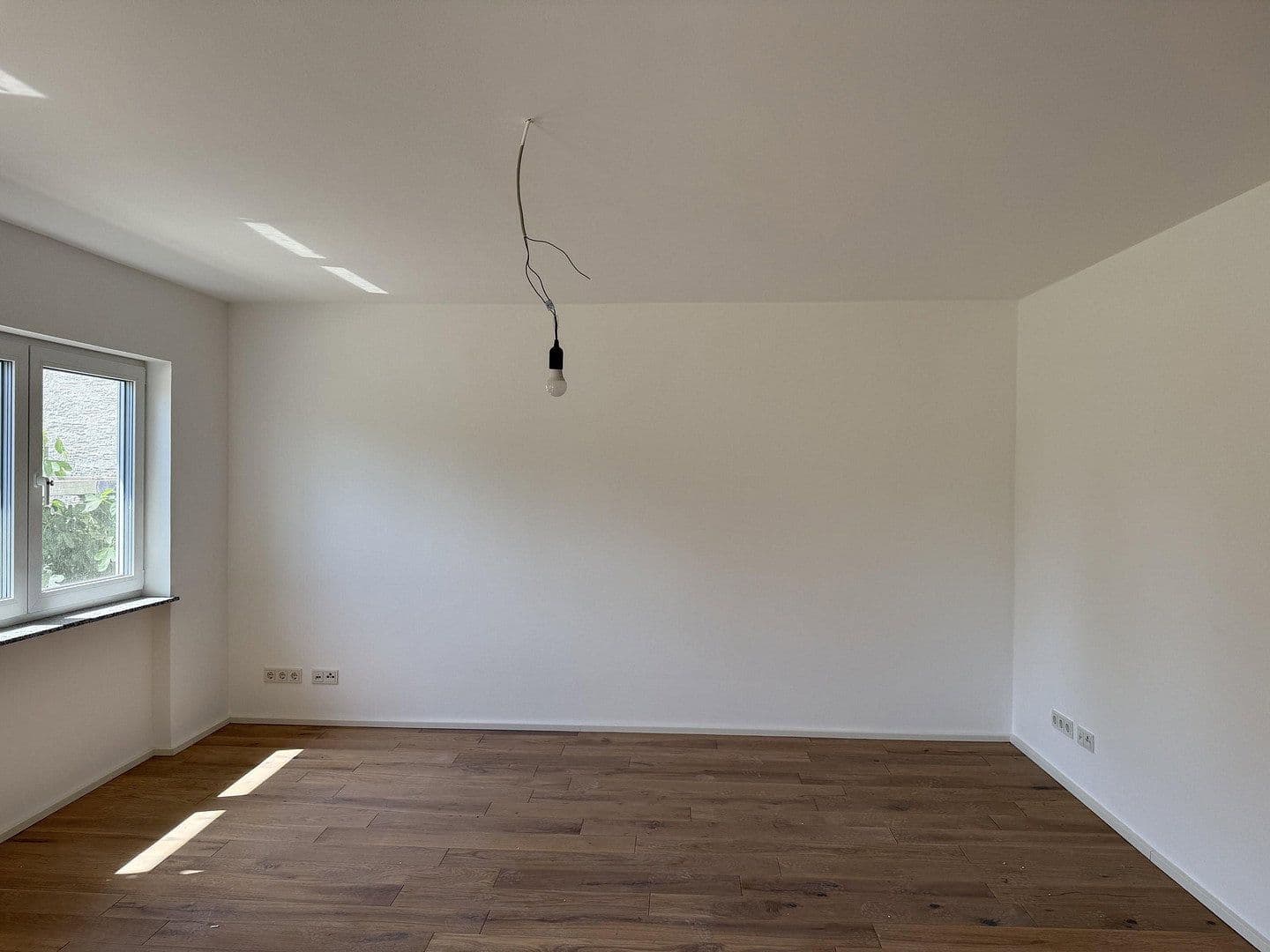 Prenájom bytu 2-izbový 68 m², Dossenheim, Bádensko-Wurttembersko Prenájom bytu 2-izbový 68 m², Dossenheim, Bádensko-Wurttembersko