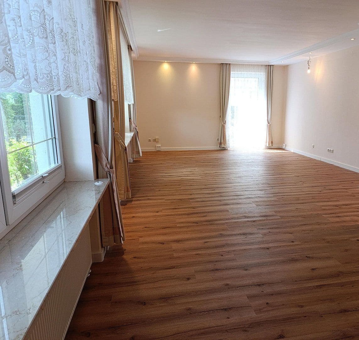 Prenájom bytu 4-izbový 145 m², Bürgermeister-Ledermann-Straße 13, Bad Wörishofen, Bavorsko Prenájom bytu 4-izbový 145 m², Bürgermeister-Ledermann-Straße 13, Bad Wörishofen, Bavorsko
