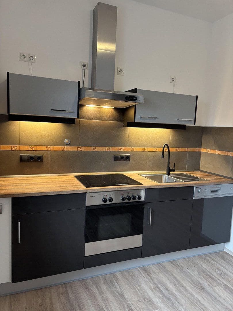 Prenájom bytu 2-izbový 85 m², Kaiserslautern, Porýnie-Falcko Prenájom bytu 2-izbový 85 m², Kaiserslautern, Porýnie-Falcko