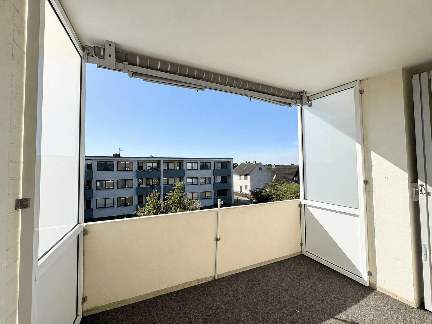 Prenájom bytu 3-izbový 70 m², Rominter Straße 14, Bremen, Brémy Prenájom bytu 3-izbový 70 m², Rominter Straße 14, Bremen, Brémy