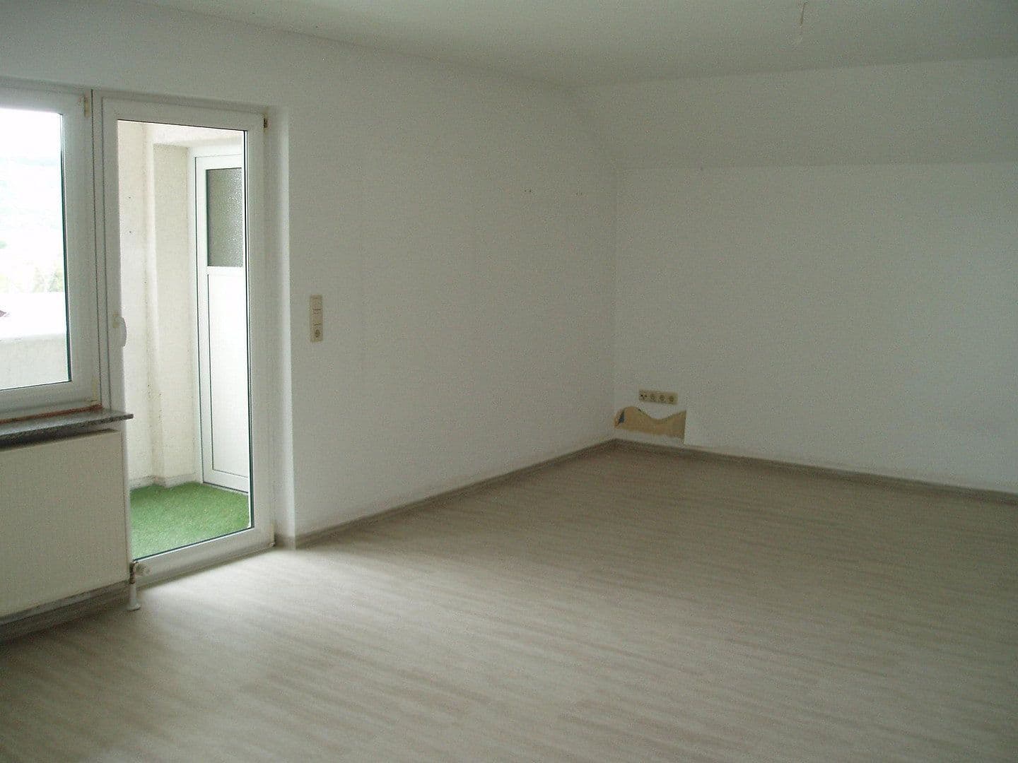 Prenájom bytu 4-izbový 130 m², Kirchgasse 8a, Windesheim, Porýnie-Falcko Prenájom bytu 4-izbový 130 m², Kirchgasse 8a, Windesheim, Porýnie-Falcko
