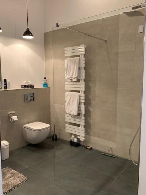Prenájom bytu 2-izbový 72 m², Frankfurt am Main, Hesensko Prenájom bytu 2-izbový 72 m², Frankfurt am Main, Hesensko