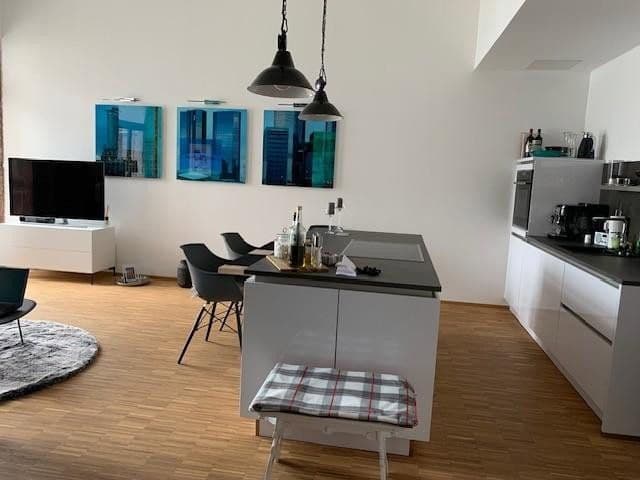 Prenájom bytu 2-izbový 72 m², Frankfurt am Main, Hesensko Prenájom bytu 2-izbový 72 m², Frankfurt am Main, Hesensko