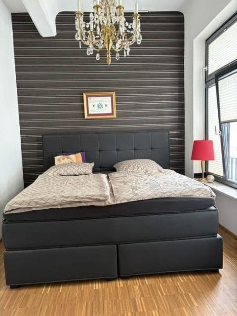 Prenájom bytu 2-izbový 72 m², Frankfurt am Main, Hesensko Prenájom bytu 2-izbový 72 m², Frankfurt am Main, Hesensko