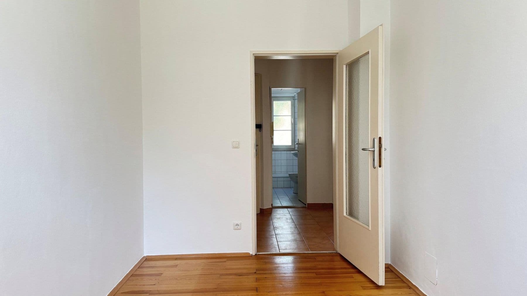 Prenájom bytu 2-izbový 47 m², Naupliastraße 29, München, Bavorsko Prenájom bytu 2-izbový 47 m², Naupliastraße 29, München, Bavorsko