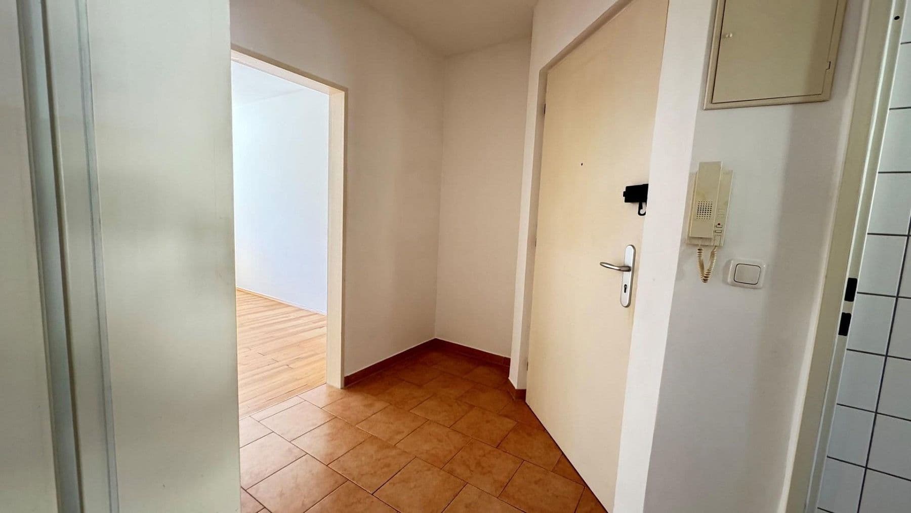 Prenájom bytu 2-izbový 47 m², Naupliastraße 29, München, Bavorsko Prenájom bytu 2-izbový 47 m², Naupliastraße 29, München, Bavorsko