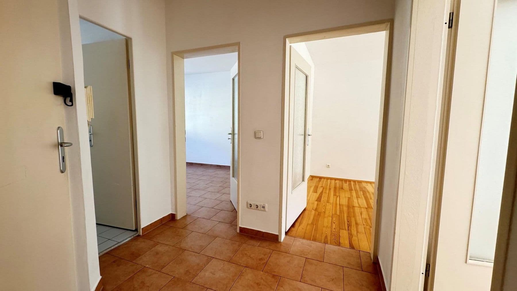 Prenájom bytu 2-izbový 47 m², Naupliastraße 29, München, Bavorsko Prenájom bytu 2-izbový 47 m², Naupliastraße 29, München, Bavorsko
