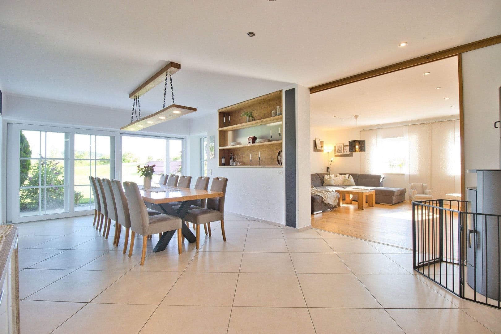 Predaj domu 440 m², pozemok 1.757 m², Neumarkt-Sankt Veit, Bavorsko Predaj domu 440 m², pozemok 1.757 m², Neumarkt-Sankt Veit, Bavorsko