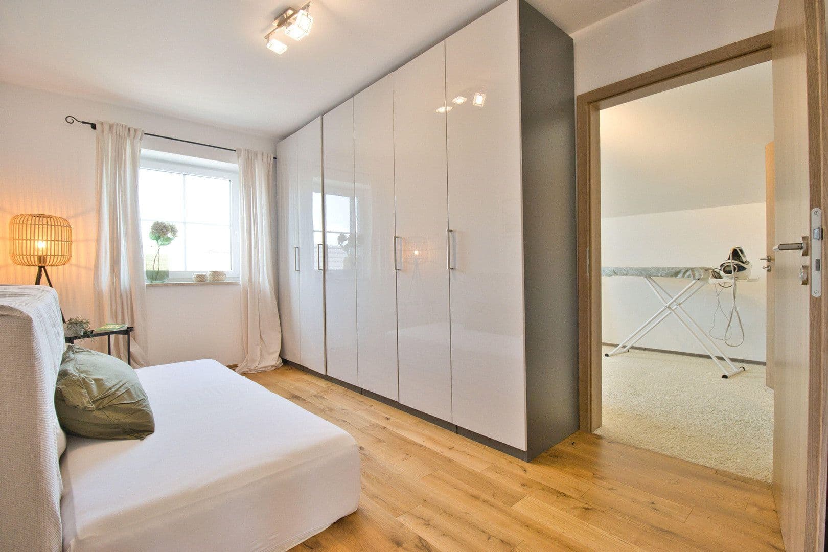 Predaj domu 440 m², pozemok 1.757 m², Neumarkt-Sankt Veit, Bavorsko Predaj domu 440 m², pozemok 1.757 m², Neumarkt-Sankt Veit, Bavorsko