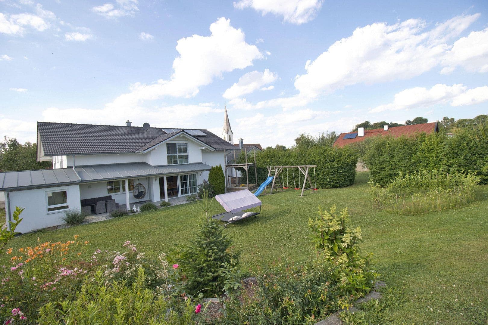 Predaj domu 440 m², pozemok 1.757 m², Neumarkt-Sankt Veit, Bavorsko Predaj domu 440 m², pozemok 1.757 m², Neumarkt-Sankt Veit, Bavorsko