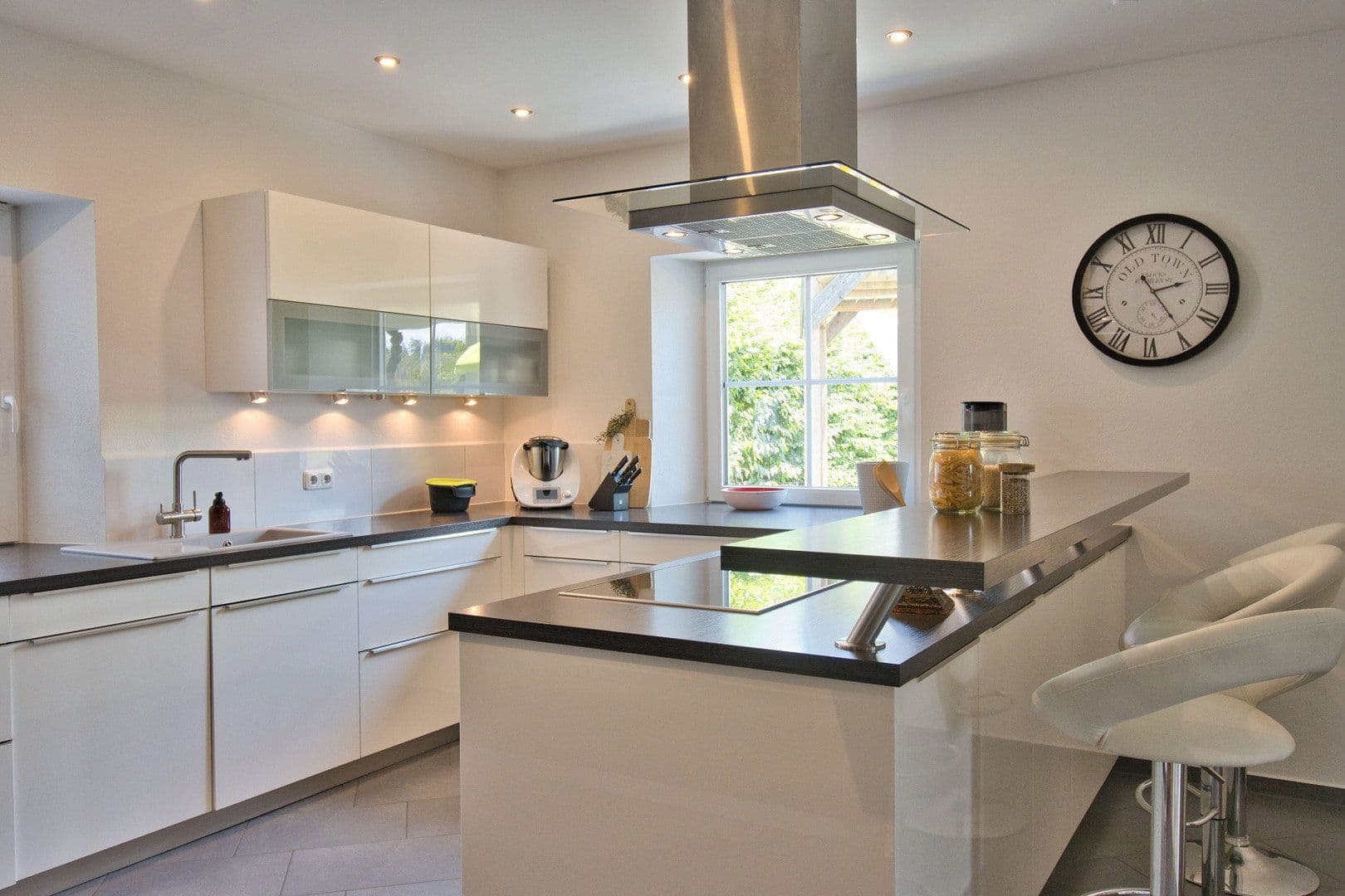 Predaj domu 440 m², pozemok 1.757 m², Neumarkt-Sankt Veit, Bavorsko Predaj domu 440 m², pozemok 1.757 m², Neumarkt-Sankt Veit, Bavorsko