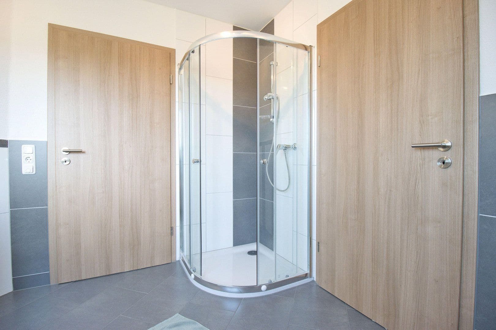 Predaj domu 440 m², pozemok 1.757 m², Neumarkt-Sankt Veit, Bavorsko Predaj domu 440 m², pozemok 1.757 m², Neumarkt-Sankt Veit, Bavorsko