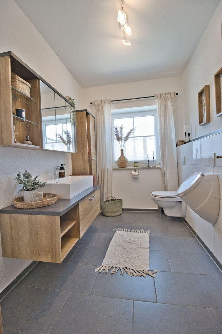 Predaj domu 440 m², pozemok 1.757 m², Neumarkt-Sankt Veit, Bavorsko Predaj domu 440 m², pozemok 1.757 m², Neumarkt-Sankt Veit, Bavorsko