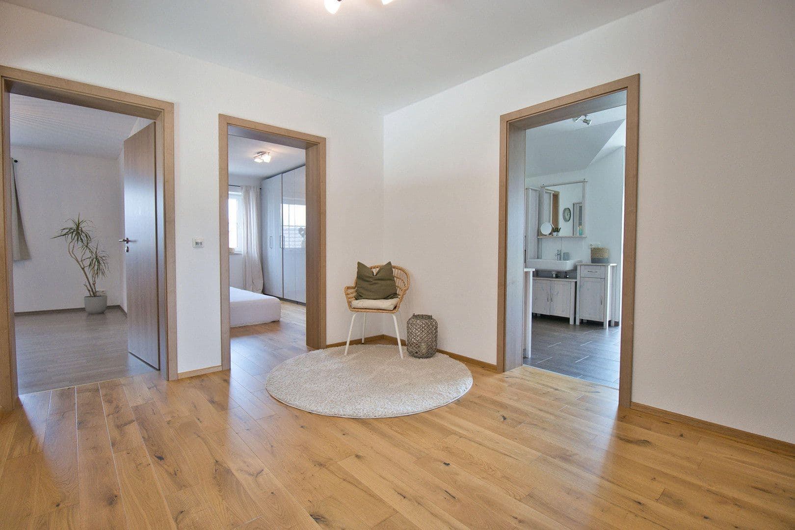 Predaj domu 440 m², pozemok 1.757 m², Neumarkt-Sankt Veit, Bavorsko Predaj domu 440 m², pozemok 1.757 m², Neumarkt-Sankt Veit, Bavorsko