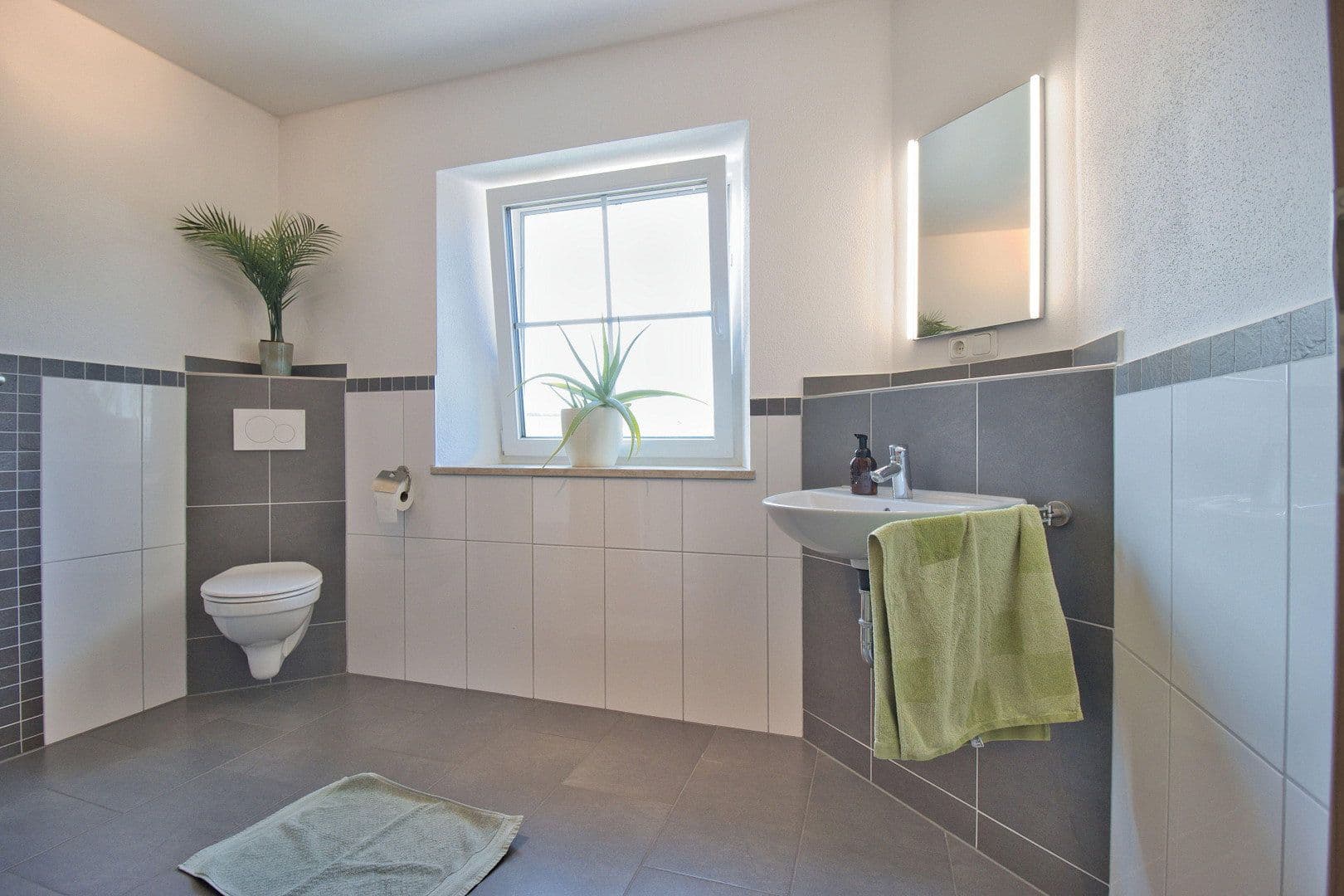 Predaj domu 440 m², pozemok 1.757 m², Neumarkt-Sankt Veit, Bavorsko Predaj domu 440 m², pozemok 1.757 m², Neumarkt-Sankt Veit, Bavorsko