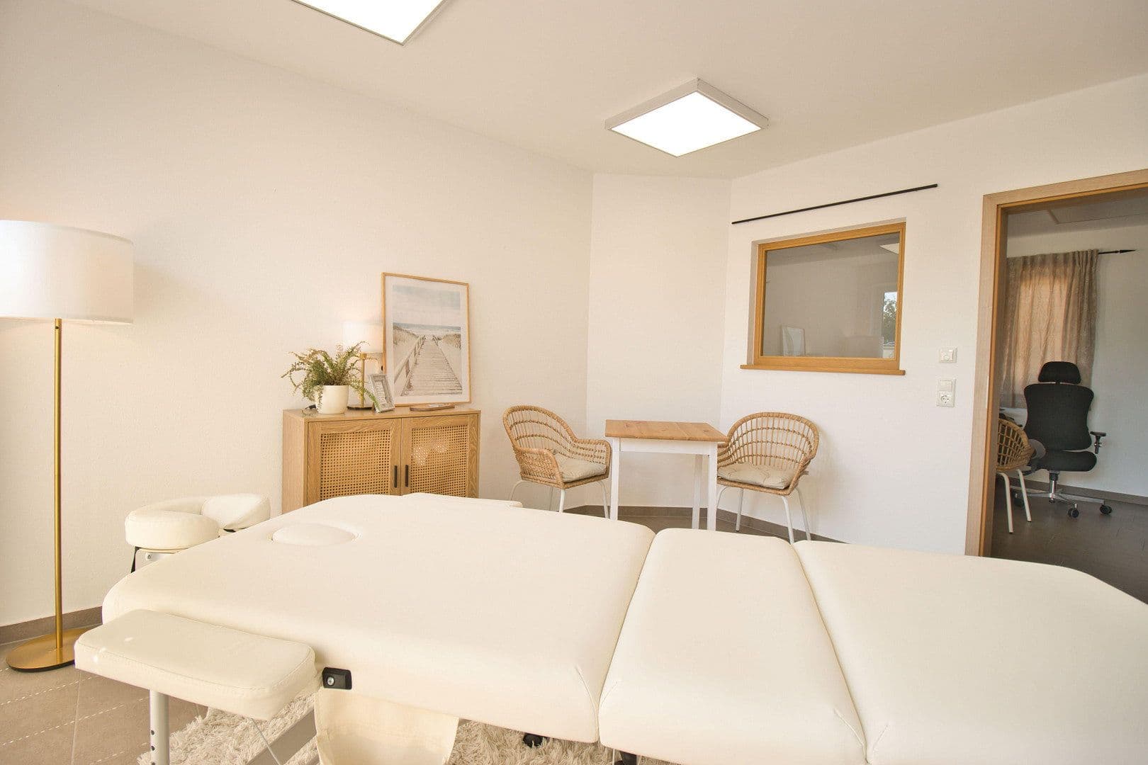 Predaj domu 440 m², pozemok 1.757 m², Neumarkt-Sankt Veit, Bavorsko Predaj domu 440 m², pozemok 1.757 m², Neumarkt-Sankt Veit, Bavorsko