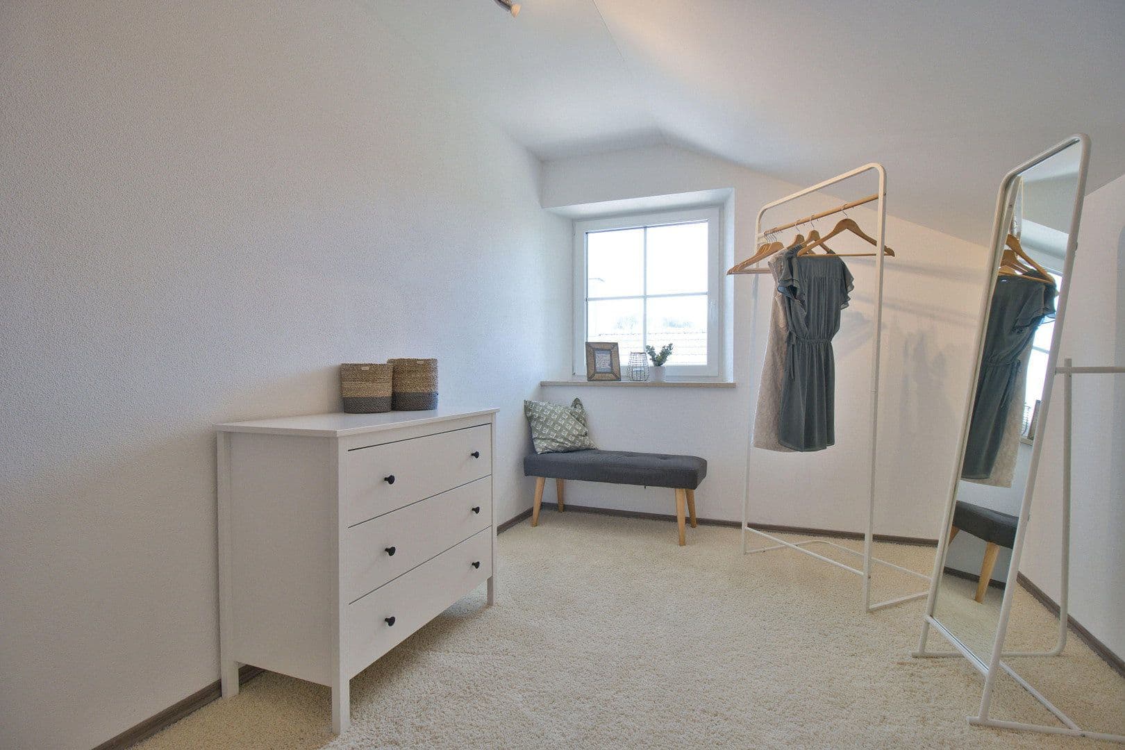 Predaj domu 440 m², pozemok 1.757 m², Neumarkt-Sankt Veit, Bavorsko Predaj domu 440 m², pozemok 1.757 m², Neumarkt-Sankt Veit, Bavorsko