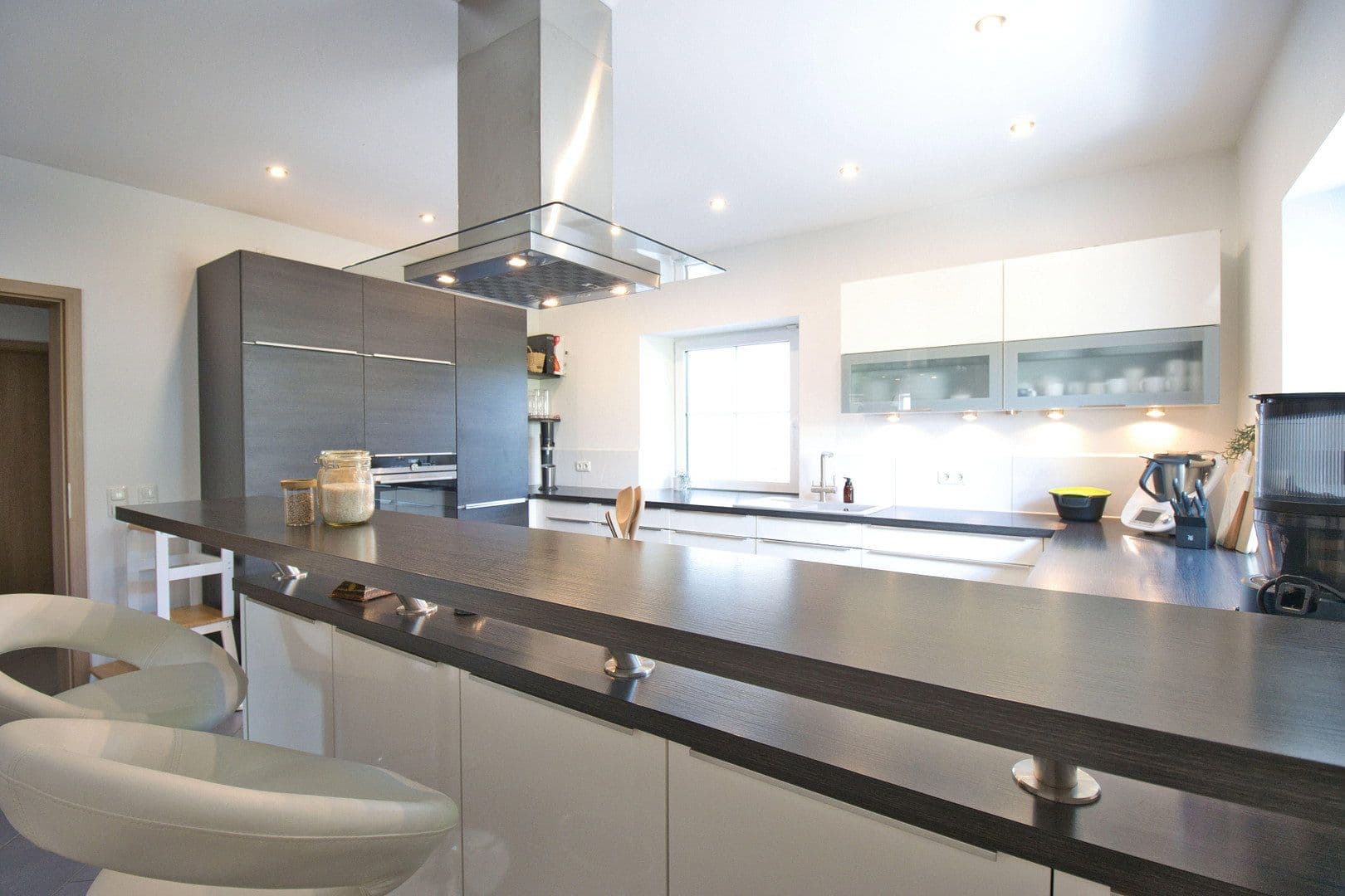 Predaj domu 440 m², pozemok 1.757 m², Neumarkt-Sankt Veit, Bavorsko Predaj domu 440 m², pozemok 1.757 m², Neumarkt-Sankt Veit, Bavorsko