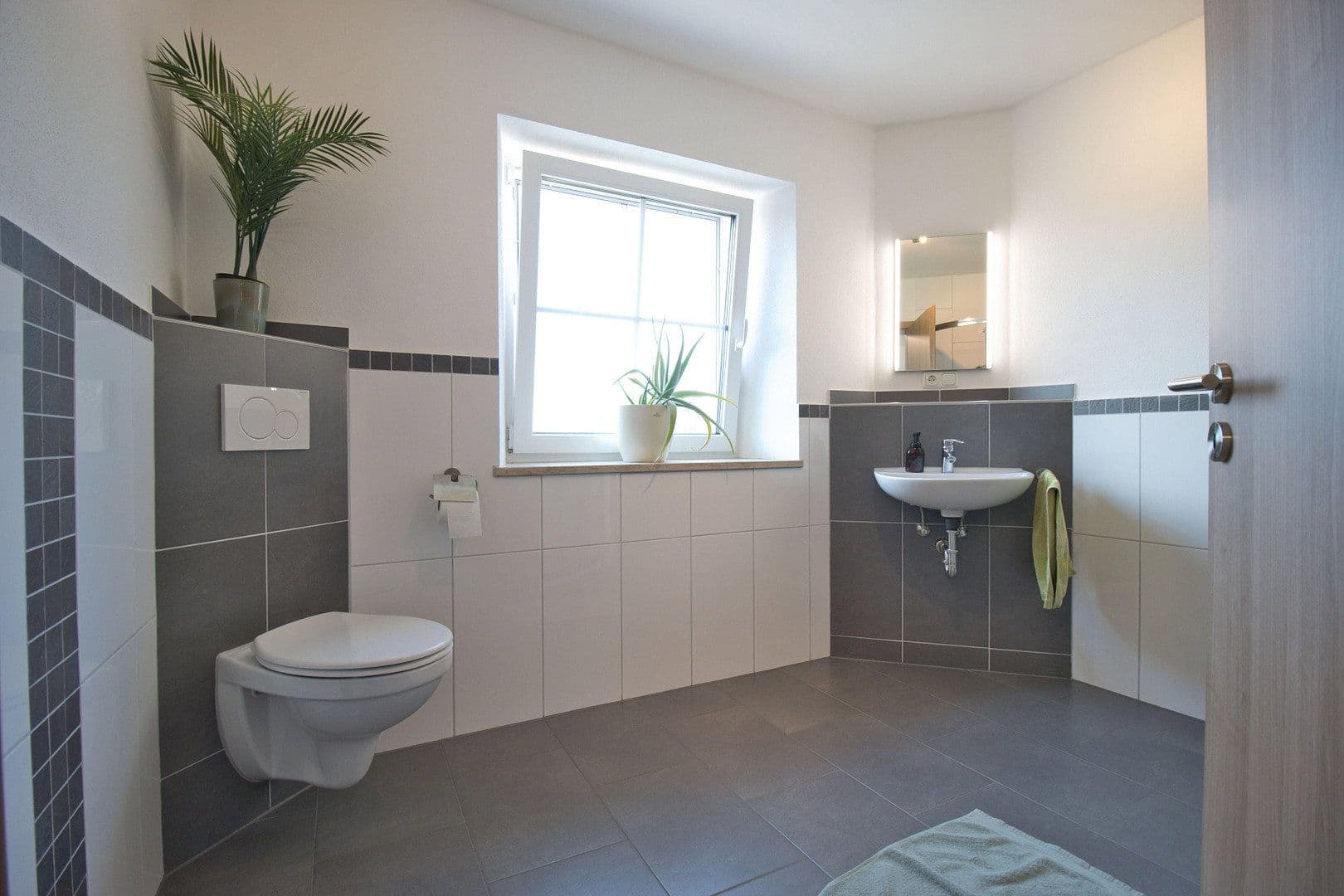 Predaj domu 440 m², pozemok 1.757 m², Neumarkt-Sankt Veit, Bavorsko Predaj domu 440 m², pozemok 1.757 m², Neumarkt-Sankt Veit, Bavorsko