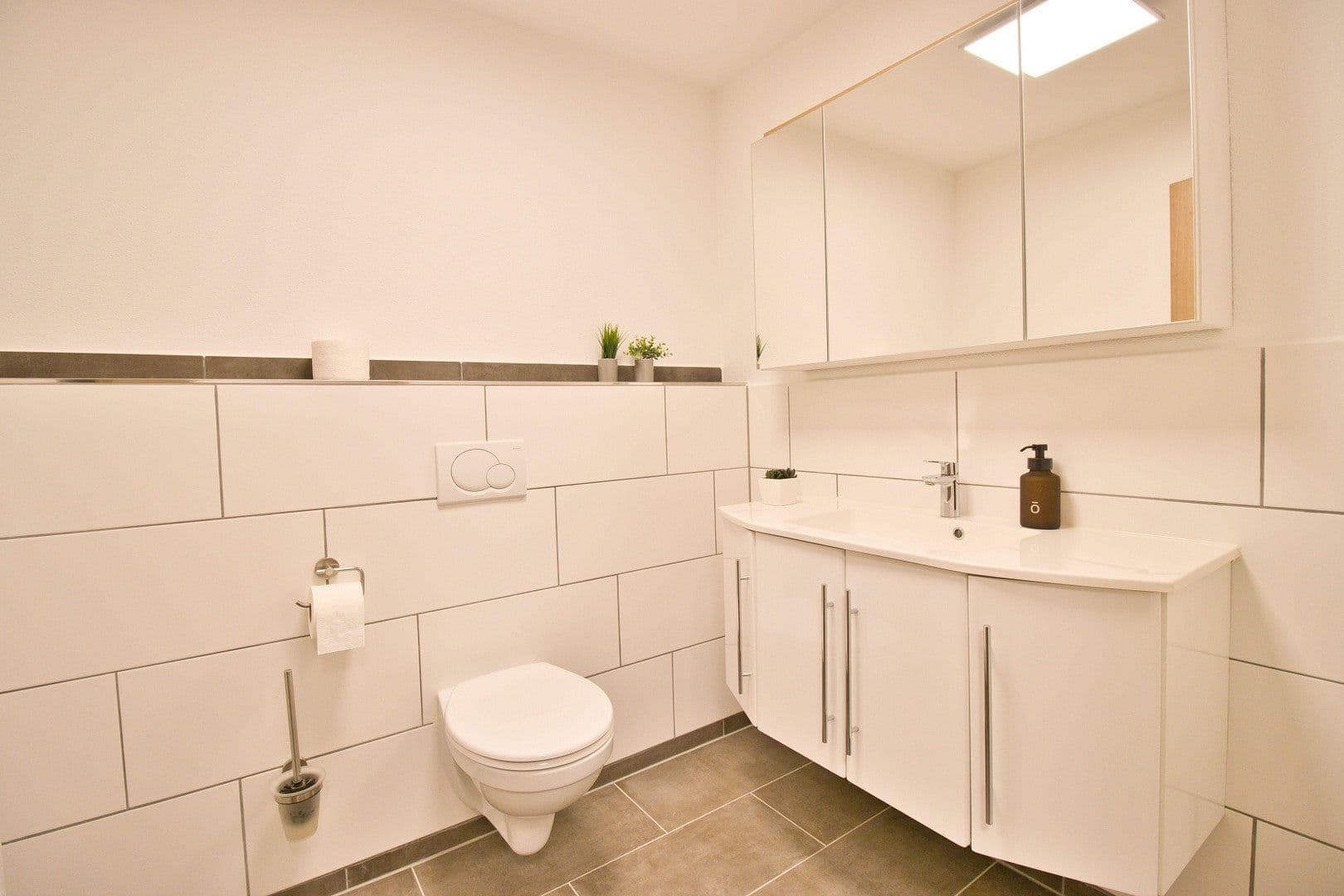 Predaj domu 440 m², pozemok 1.757 m², Neumarkt-Sankt Veit, Bavorsko Predaj domu 440 m², pozemok 1.757 m², Neumarkt-Sankt Veit, Bavorsko
