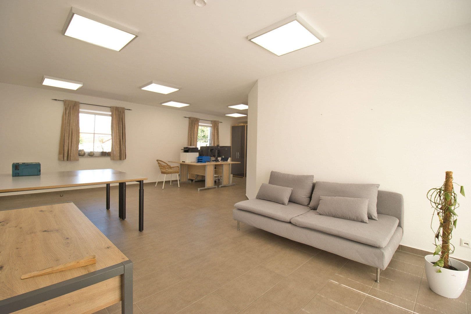 Predaj domu 440 m², pozemok 1.757 m², Neumarkt-Sankt Veit, Bavorsko Predaj domu 440 m², pozemok 1.757 m², Neumarkt-Sankt Veit, Bavorsko