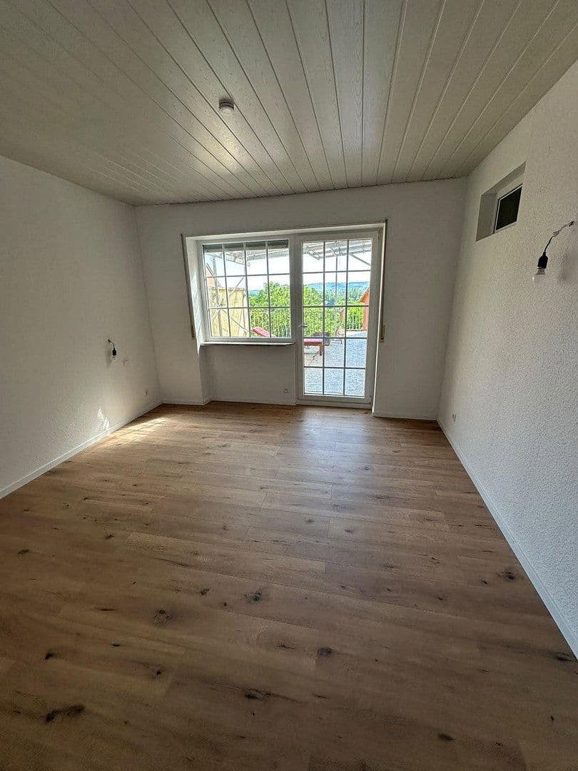 Prenájom bytu 2-izbový 40 m², Naheweinstrasse 66, Laubenheim, Porýnie-Falcko Prenájom bytu 2-izbový 40 m², Naheweinstrasse 66, Laubenheim, Porýnie-Falcko
