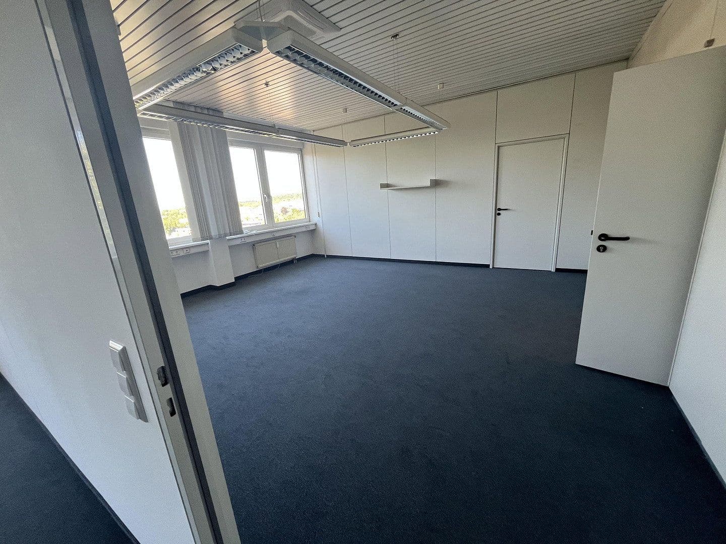Prenájom kancelárie 28 m², Fellbach, Bádensko-Wurttembersko Prenájom kancelárie 28 m², Fellbach, Bádensko-Wurttembersko