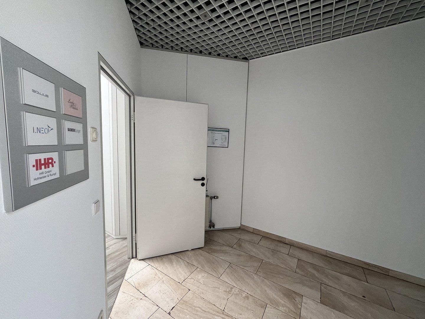 Prenájom kancelárie 28 m², Fellbach, Bádensko-Wurttembersko Prenájom kancelárie 28 m², Fellbach, Bádensko-Wurttembersko