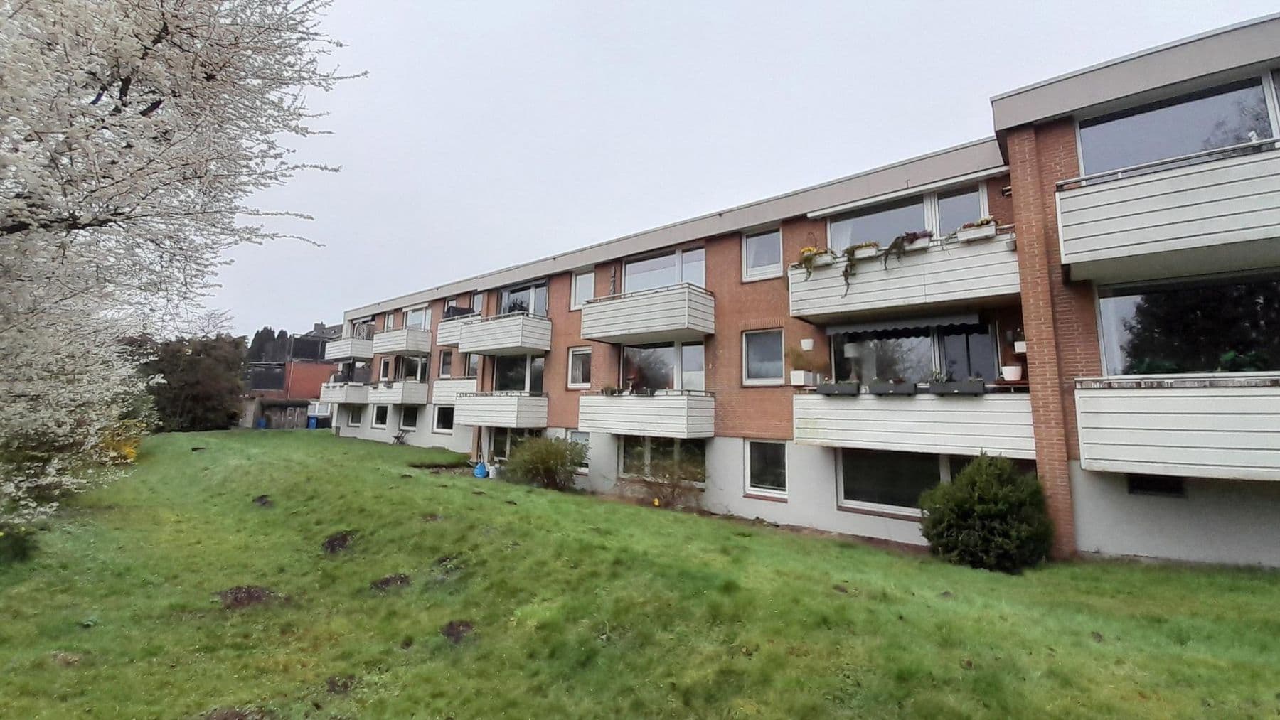 Prenájom bytu 2-izbový 42 m², Bahnhofstraße 18, Rosengarten, Dolné Sasko Prenájom bytu 2-izbový 42 m², Bahnhofstraße 18, Rosengarten, Dolné Sasko