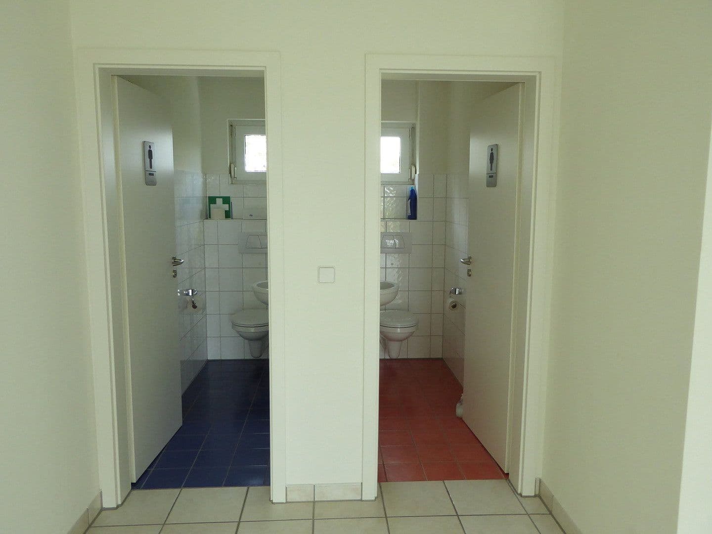 Prenájom kancelárie 215 m², Staufen im Breisgau, Bádensko-Wurttembersko Prenájom kancelárie 215 m², Staufen im Breisgau, Bádensko-Wurttembersko