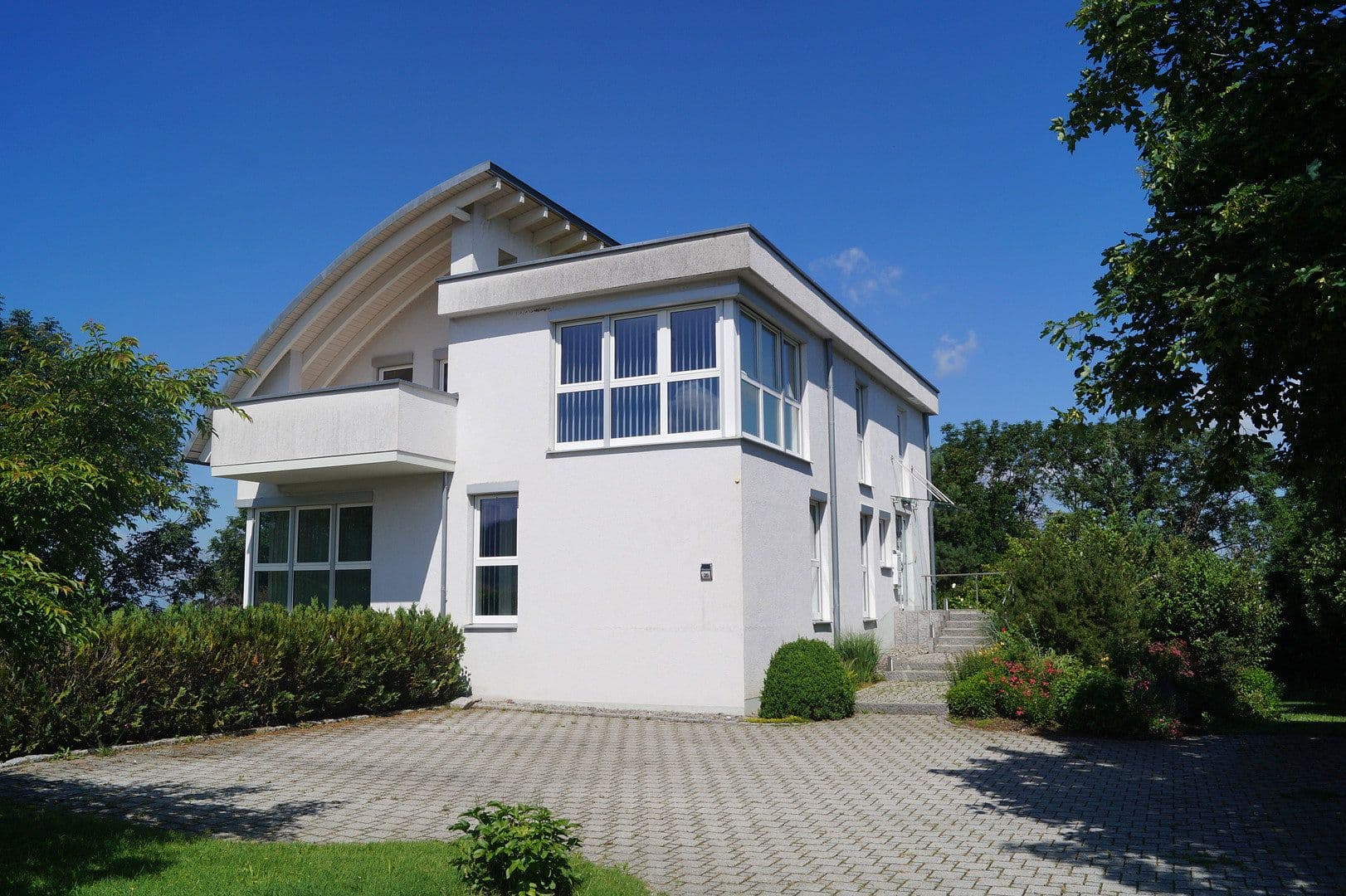 Prenájom kancelárie 215 m², Staufen im Breisgau, Bádensko-Wurttembersko Prenájom kancelárie 215 m², Staufen im Breisgau, Bádensko-Wurttembersko