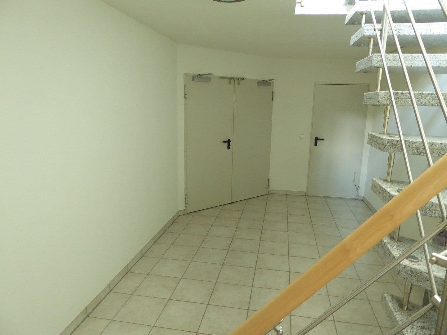 Prenájom kancelárie 215 m², Staufen im Breisgau, Bádensko-Wurttembersko Prenájom kancelárie 215 m², Staufen im Breisgau, Bádensko-Wurttembersko