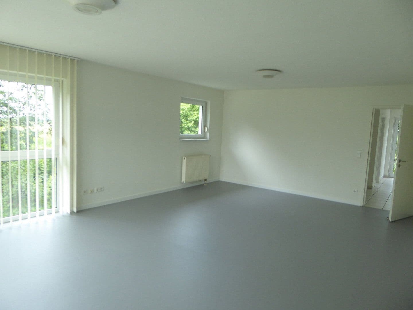 Prenájom kancelárie 215 m², Staufen im Breisgau, Bádensko-Wurttembersko Prenájom kancelárie 215 m², Staufen im Breisgau, Bádensko-Wurttembersko