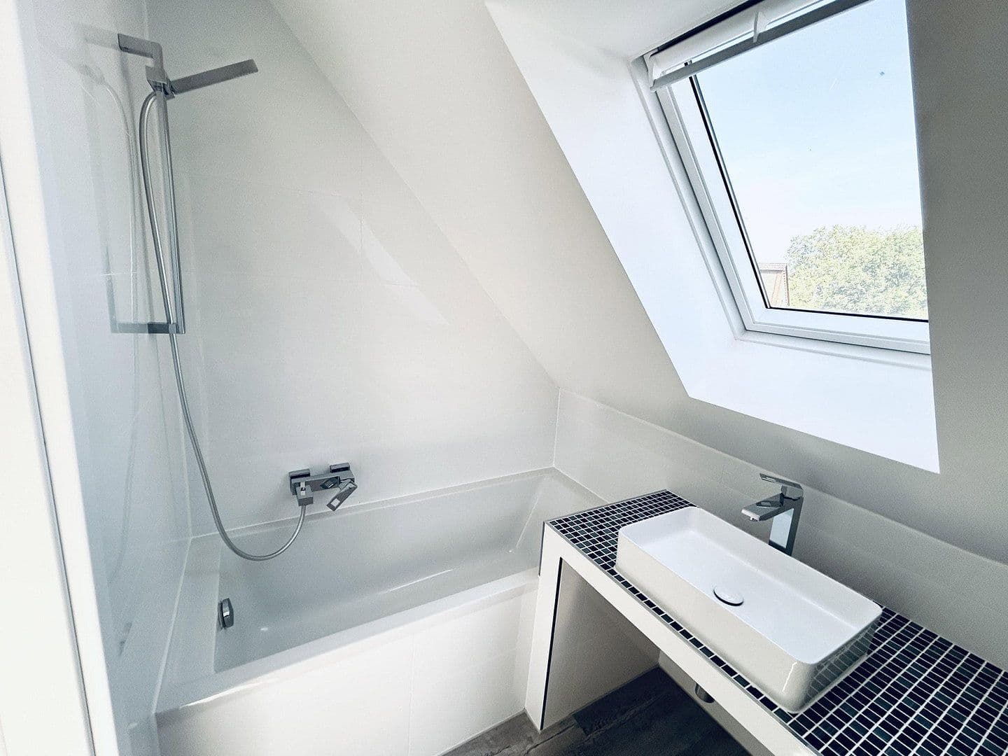 Predaj bytu 4-izbový 80 m², Hattersheim am Main, Hesensko Predaj bytu 4-izbový 80 m², Hattersheim am Main, Hesensko