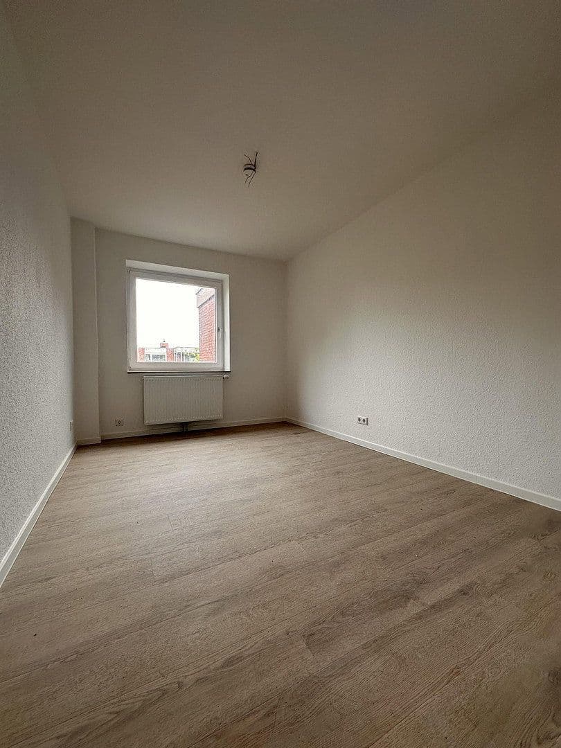 Prenájom bytu 3-izbový 68 m², Oldenburg, Dolné Sasko Prenájom bytu 3-izbový 68 m², Oldenburg, Dolné Sasko