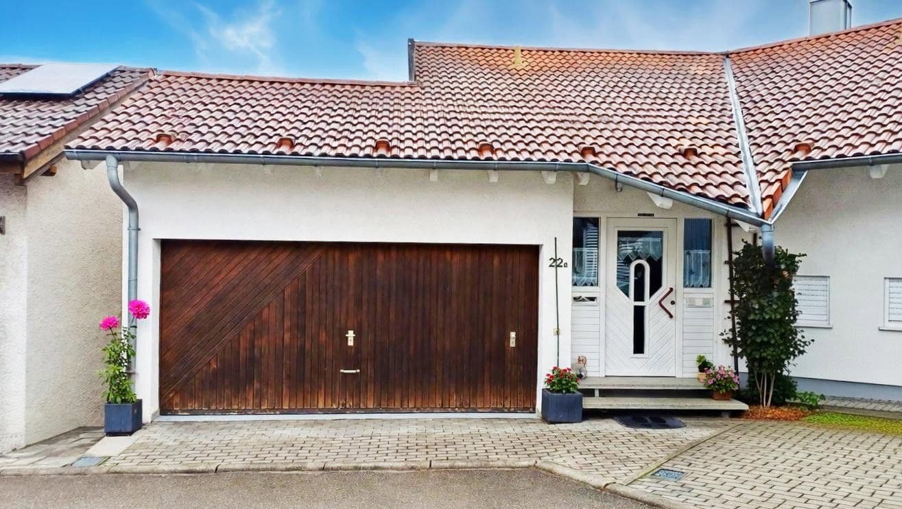 Predaj domu 170 m², pozemok 270 m², Zollernstr. 22/1, Kohlberg, Bádensko-Wurttembersko Predaj domu 170 m², pozemok 270 m², Zollernstr. 22/1, Kohlberg, Bádensko-Wurttembersko