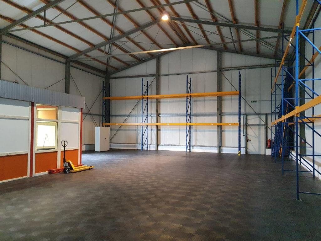 Predaj nebytového priestoru 7.210 m², Arnsberg, Severné Porýnie - Westfálsko Predaj nebytového priestoru 7.210 m², Arnsberg, Severné Porýnie - Westfálsko
