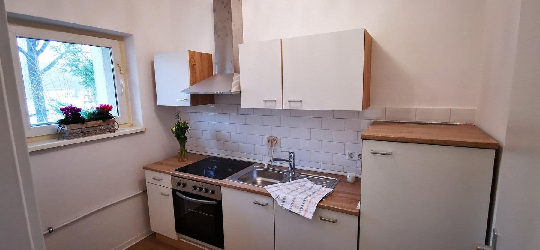 Prenájom bytu 1-izbový 38 m², Berlin, Berlín Prenájom bytu 1-izbový 38 m², Berlin, Berlín
