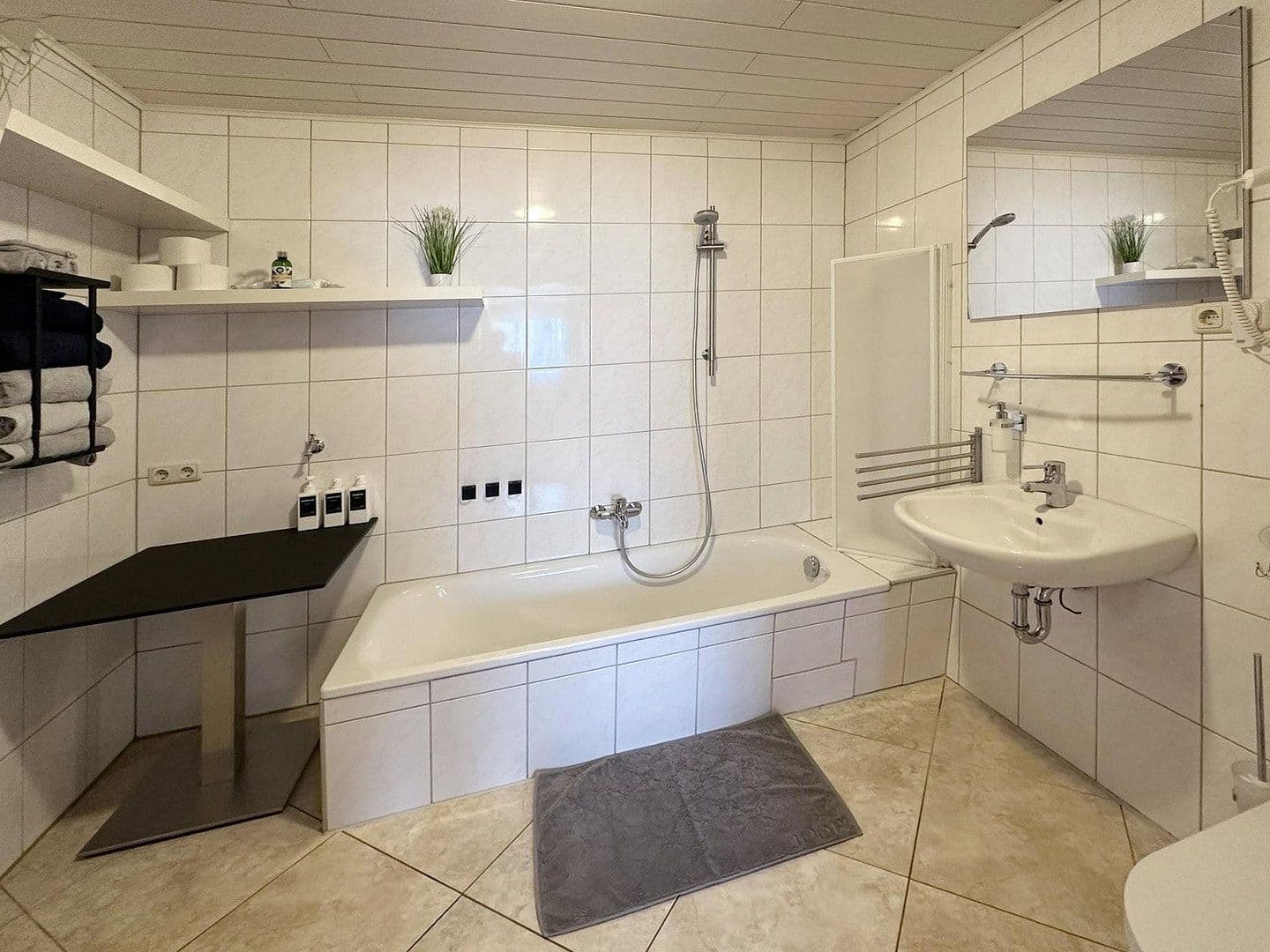 Prenájom bytu 2-izbový 57 m², Augsburg, Bavorsko Prenájom bytu 2-izbový 57 m², Augsburg, Bavorsko