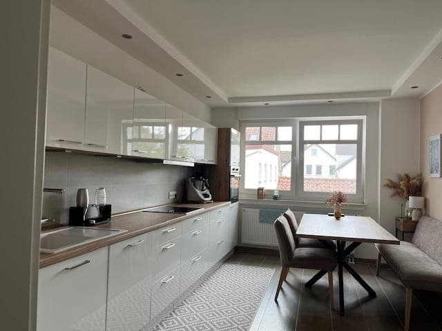 Prenájom bytu 3-izbový 90 m², Bielefeld, Severné Porýnie - Westfálsko Prenájom bytu 3-izbový 90 m², Bielefeld, Severné Porýnie - Westfálsko