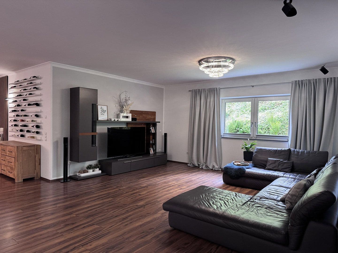 Predaj domu 300 m², pozemok 3.000 m², Zweibrücken, Porýnie-Falcko Predaj domu 300 m², pozemok 3.000 m², Zweibrücken, Porýnie-Falcko