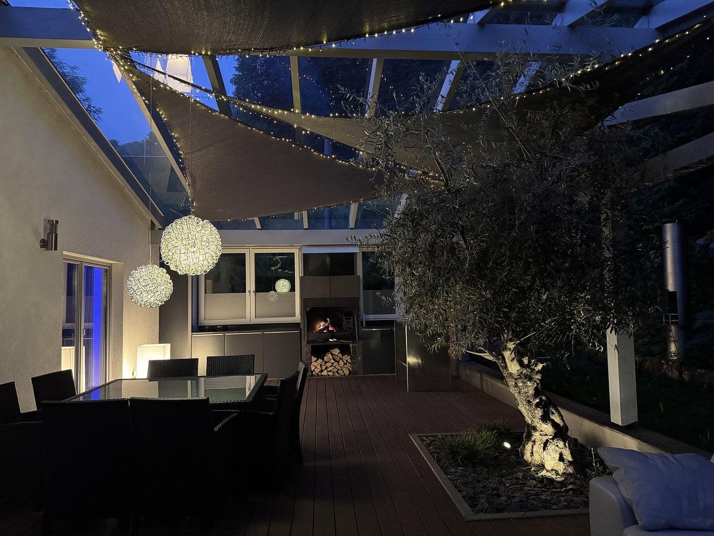 Predaj domu 300 m², pozemok 3.000 m², Zweibrücken, Porýnie-Falcko Predaj domu 300 m², pozemok 3.000 m², Zweibrücken, Porýnie-Falcko