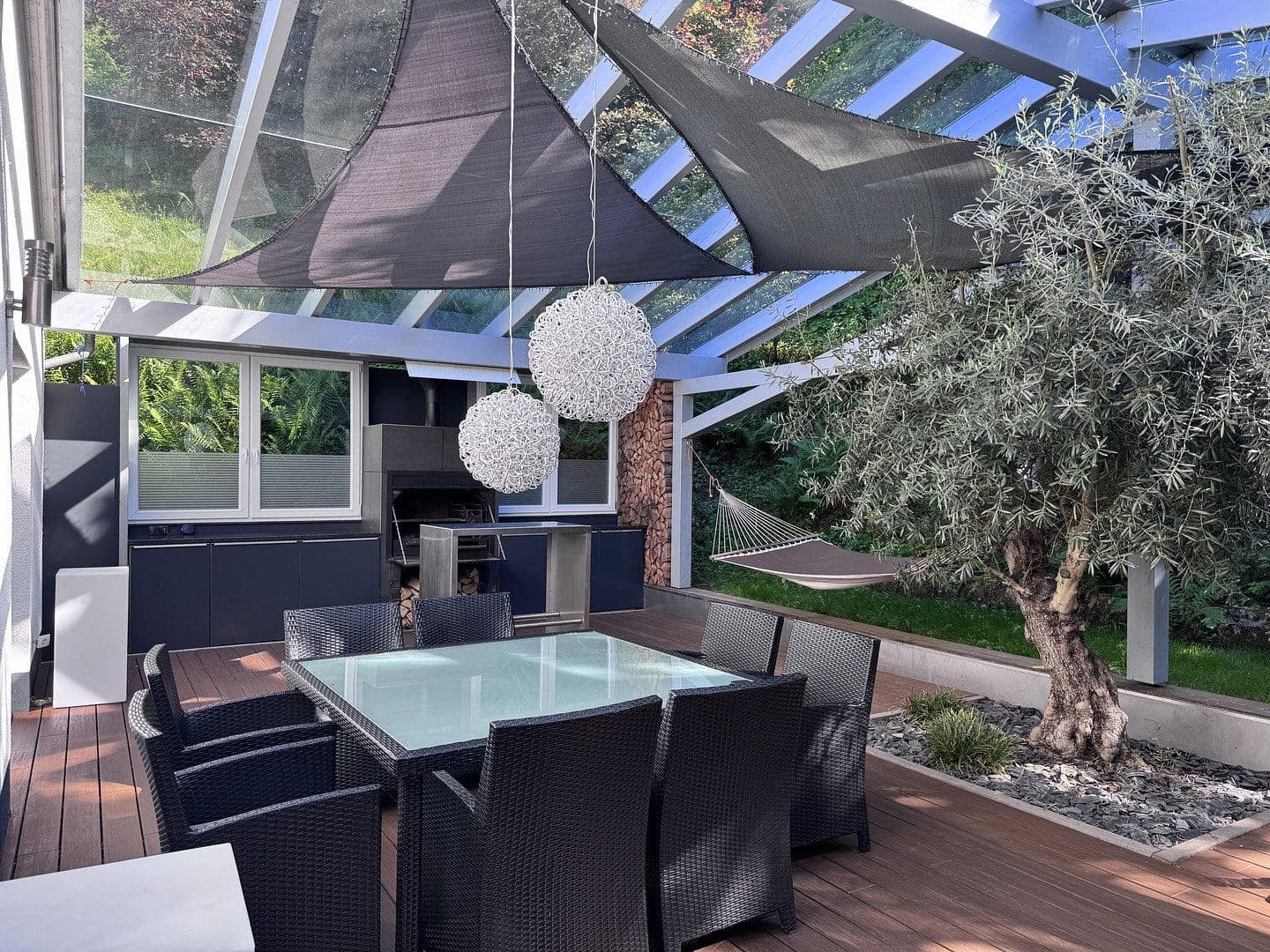 Predaj domu 300 m², pozemok 3.000 m², Zweibrücken, Porýnie-Falcko Predaj domu 300 m², pozemok 3.000 m², Zweibrücken, Porýnie-Falcko