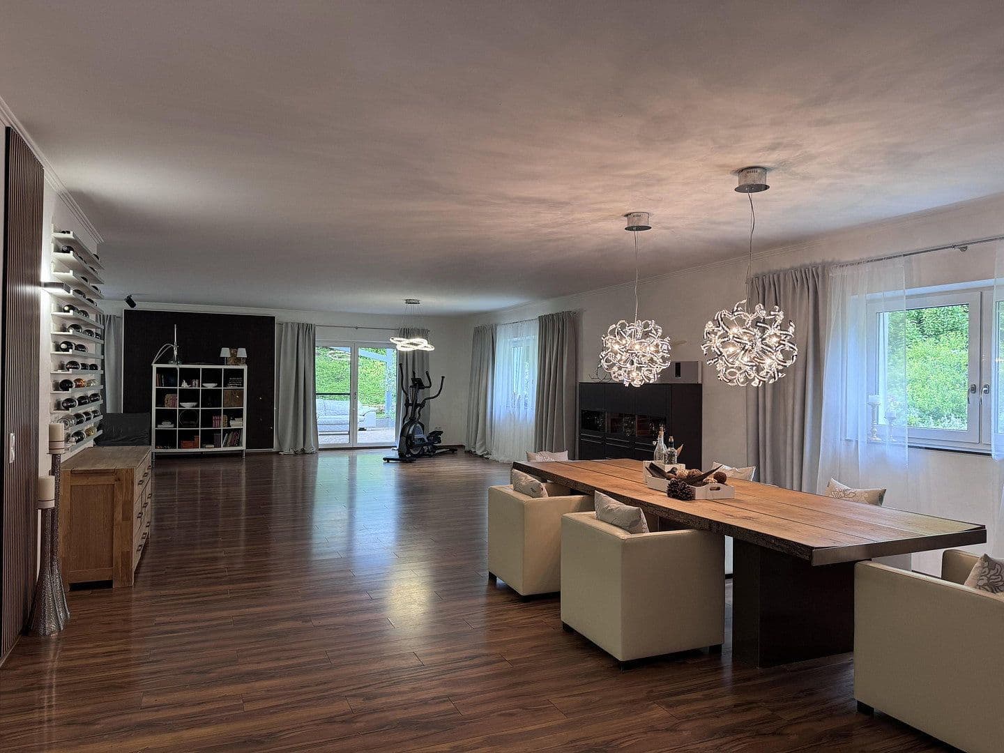 Predaj domu 300 m², pozemok 3.000 m², Zweibrücken, Porýnie-Falcko Predaj domu 300 m², pozemok 3.000 m², Zweibrücken, Porýnie-Falcko