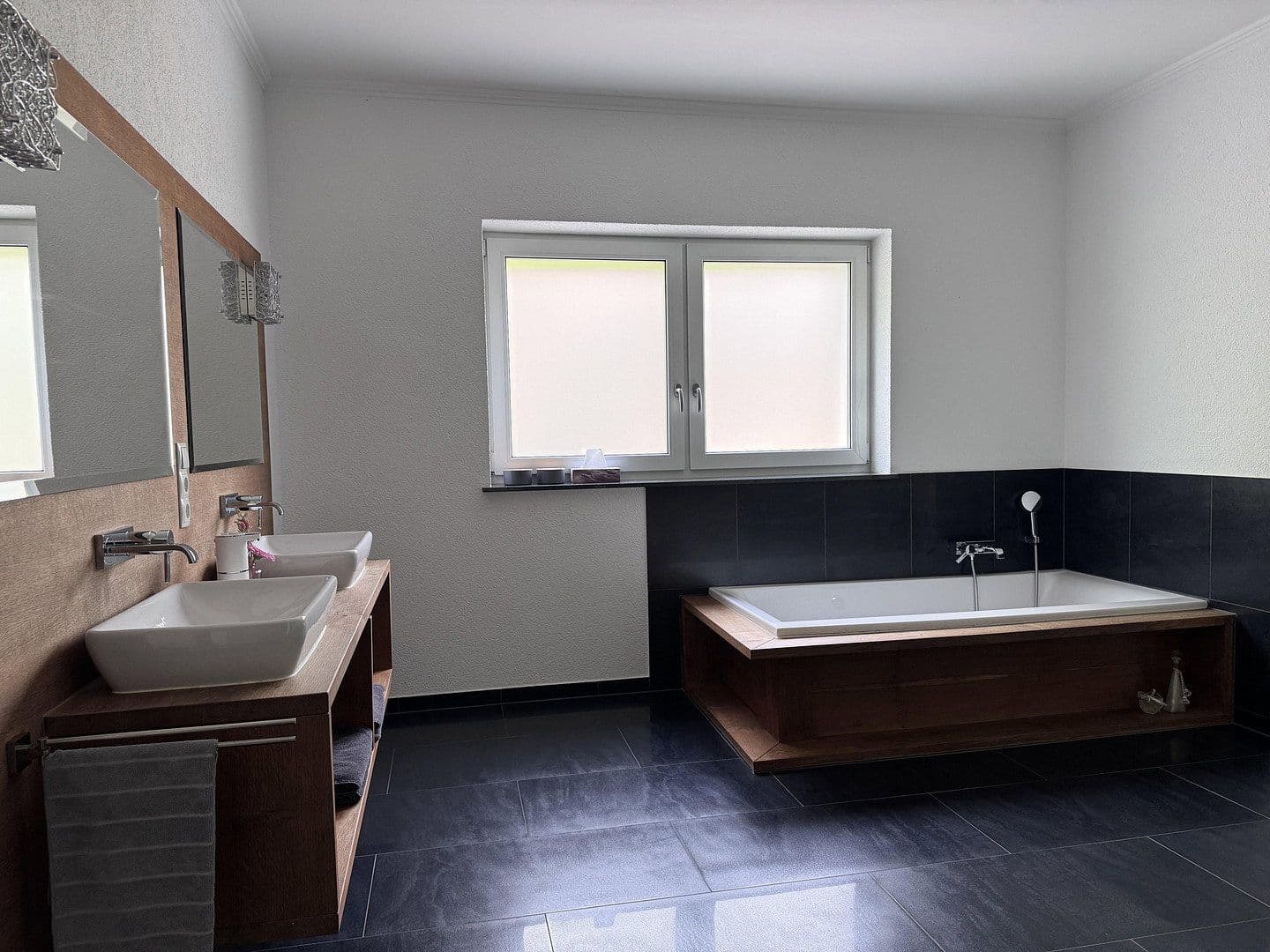Predaj domu 300 m², pozemok 3.000 m², Zweibrücken, Porýnie-Falcko Predaj domu 300 m², pozemok 3.000 m², Zweibrücken, Porýnie-Falcko